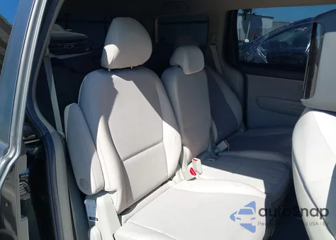 2020 Kia Sedona Lx z USA, uszkodzony, nr VIN KNDMB5C18L6653478